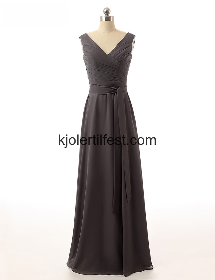 Svart A-Linje V-hals Lange Chiffon Ballkjoler