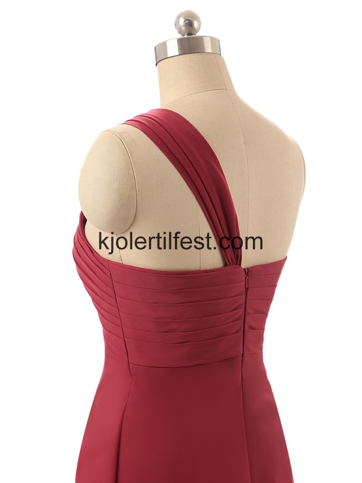 En-Skulder A-Linje Lange Burgund Chiffon Brudepikekjoler