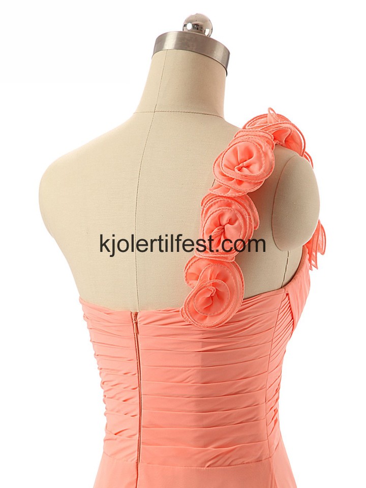 En-Skulder Blomster Gulvlengde Oransje Chiffon Brudepikekjoler