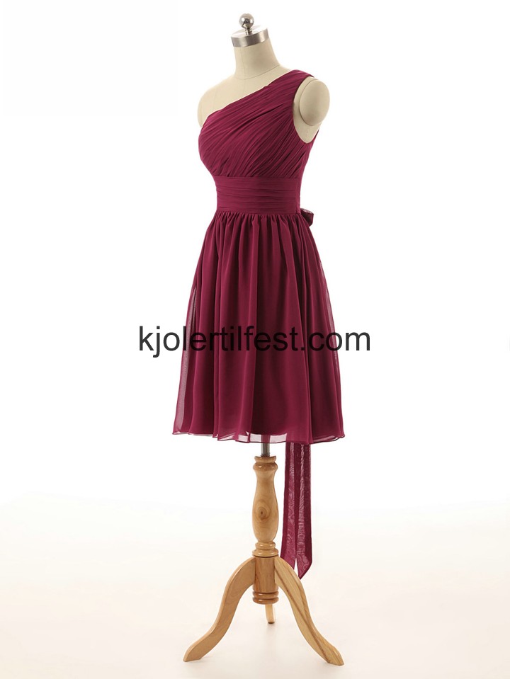 En-Skulder Burgund Chiffon Brudepikekjoler