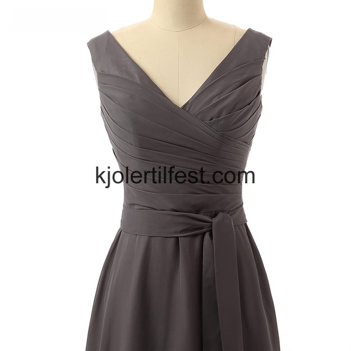 Svart A-Linje V-hals Lange Chiffon Ballkjoler