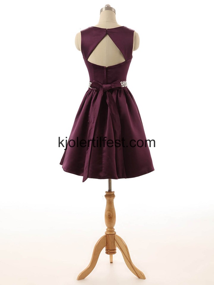 V-hals A-Linje Sateng Drue Kort Chiffon Selskapskjoler