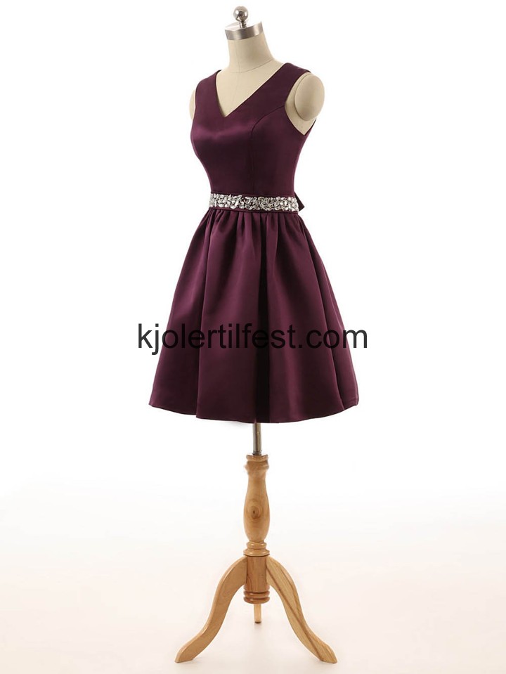 V-hals A-Linje Sateng Drue Kort Chiffon Selskapskjoler
